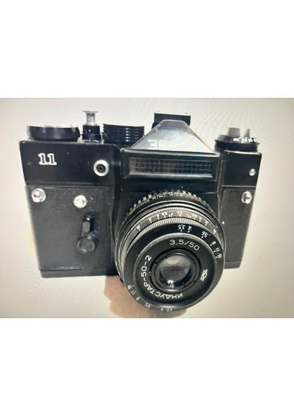 Zenit 11 Filmli Fotoğraf Makinası - Sorunsuz Çalışır Durumda