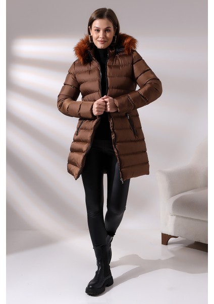 Kadın Kapüşonlu Fermuarlı Microjel Dolumlu Peluşlu Su ve Rüzgar Gecirmez Monta