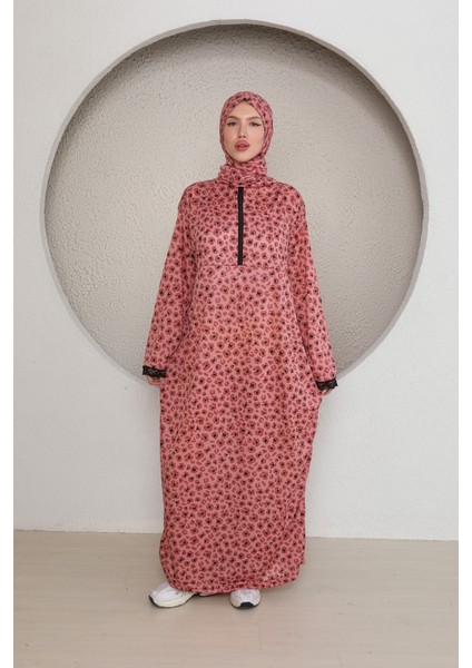 Yarım Fermuarlı Şık Desenli Başörtülü Kadın Namaz Elbisesi Renkli