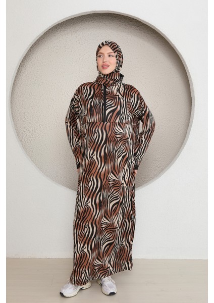 Yarım Fermuarlı Şık Desenli Başörtülü Kadın Namaz Elbisesi Renkli