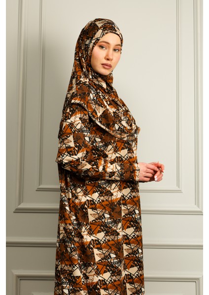 Tek Parça Başörtülü Desenli Kadın Namaz Elbisesi