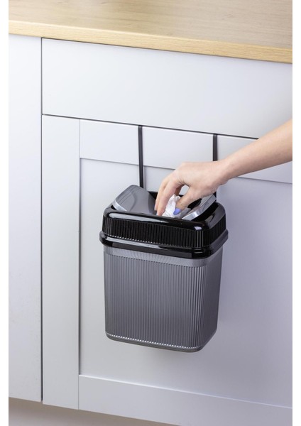 Renkli Askılı Çöp Kovası 5,5 L, Şık ve Pratik Temizlik Malzemesi