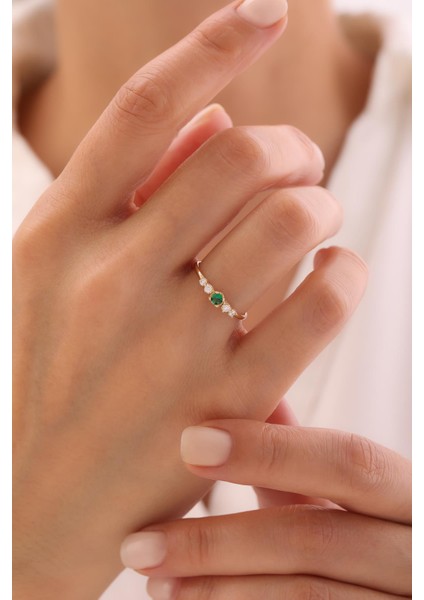 14 Ayar Minimal Yeşil Taşlı Yüzük