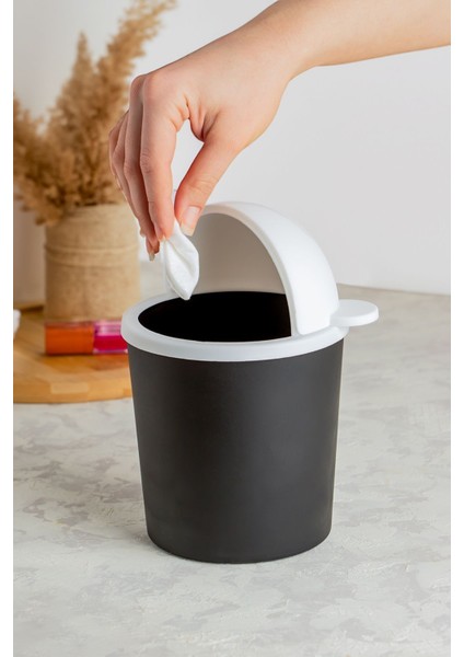 Minik Ayıcık Tasarımlı Masaüstü Çöp Kovası, Şık ve Kullanışlı Siyah-Beyaz Renkli fırsatları