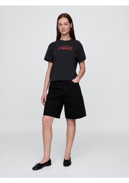 Kadın Siyah Coca Cola Rahat Grafik T-Shirt fırsatları