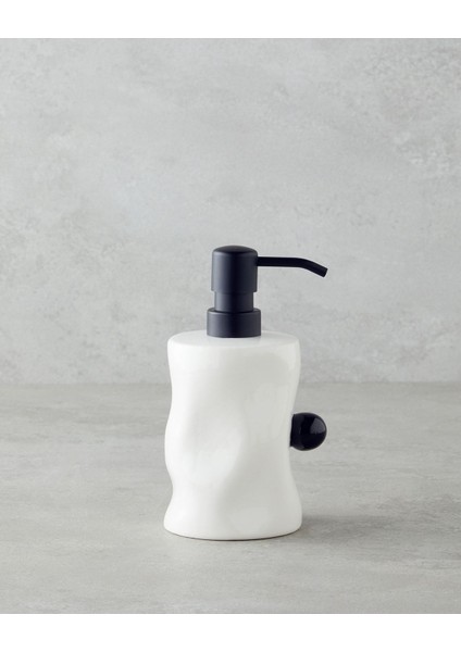 3'lü Siyah ve Beyaz Banyo Seti, Şık ve Kullanışlı Tasarım fiyatları