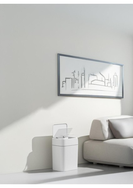 Ileri Teknoloji Sensörlü, Şarj Edilebilir, Şık Beyaz Çöp Kovası