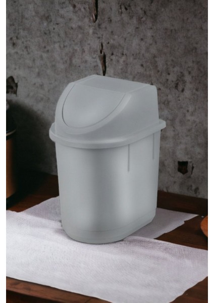 Şık Metalik Masa Üstü 1,5l Çöp Kovası, Girdap Tasarımı