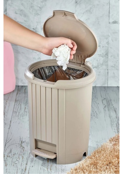 12LITRE Bas Aç ve Pedallı Çöp Kovası, Şık ve Kullanışlı Siyah Tasarım fiyatları