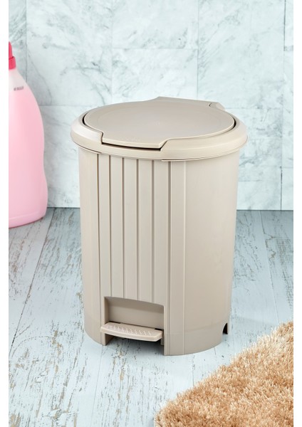 Siyah Bas Aç Mekanizmalı Pedallı Çöp Kovası, Pratik ve Şık Tasarım