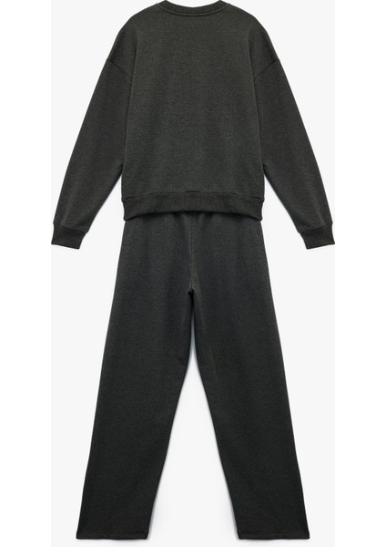 Rahat Kalıp Üç Iplik Uzun Kollu Sweatshirt Eşofman Takımı modelleri