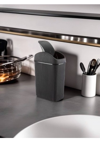 Sallanır Kapaklı Mini Çöp Kovası, Ofis, Banyo ve Mutfak Için Şık ve Pratik Tercih modelleri