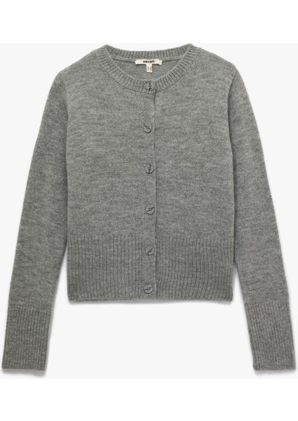 Düğmeli Uzun Kollu Bisiklet Yaka Triko Hırka modelleri