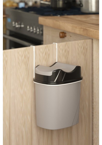 Beyaz ve Gri Renkli Dolap Içi Askılı Yutan Kapaklı Çöp Kovası, Şık ve Kullanışlı Tasarım