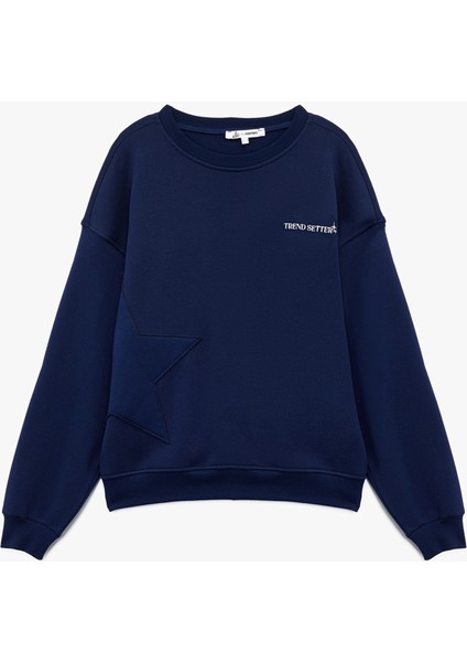 Şardonlu Uzun Kollu Rahat Kesim Bisiklet Yaka Yıldız Dikiş Detaylı Baskılı Sweatshirt