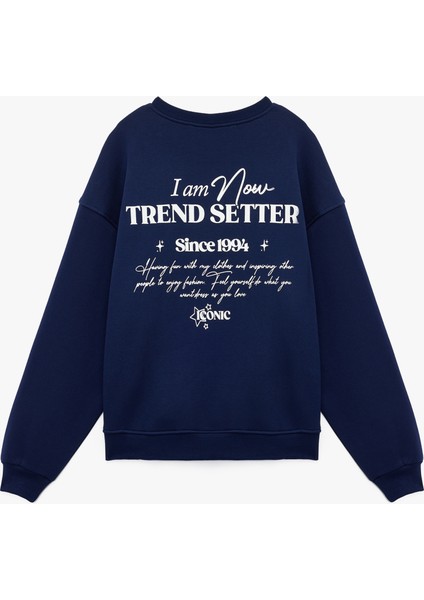 Şardonlu Uzun Kollu Rahat Kesim Bisiklet Yaka Yıldız Dikiş Detaylı Baskılı Sweatshirt fiyatları