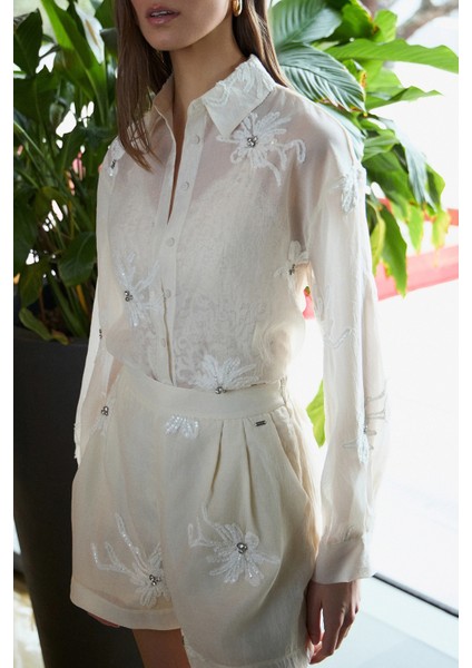 Nakışlı Taş Detaylı Regular Fit Klasik Yaka Gömlek Bayan Gömlek 053 fiyatları