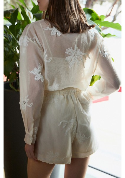 Nakışlı Taş Detaylı Regular Fit Klasik Yaka Gömlek Bayan Gömlek 053 modelleri