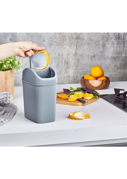 Renkli Mini Kapaklı Çöp Kovası 2.5 Litre, Şık ve Kullanışlı Ev Aksesuarı