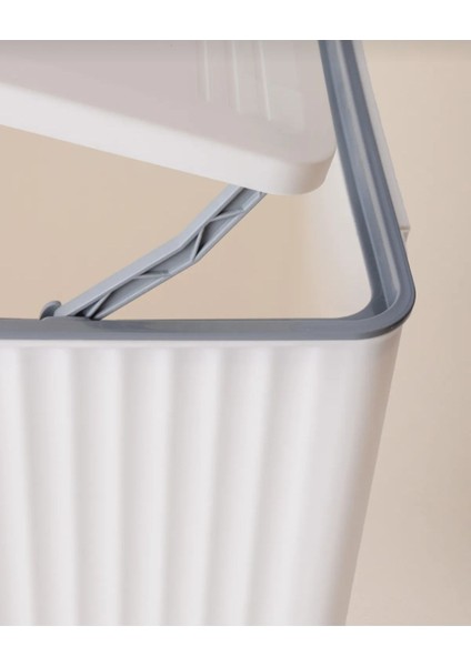 Beyaz 15 Litre Kapaklı Banyo ve Mutfak Tezgah Üstü Çöp Kovası