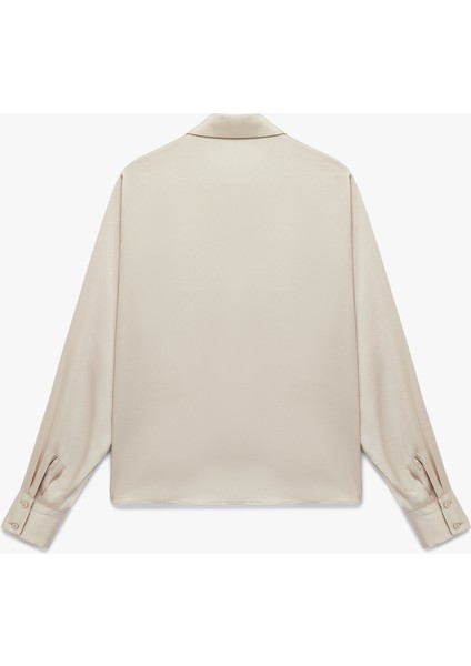 Cep Detaylı Uzun Kollu Düğmeli Klasik Yaka Saten Gömlek fırsatları