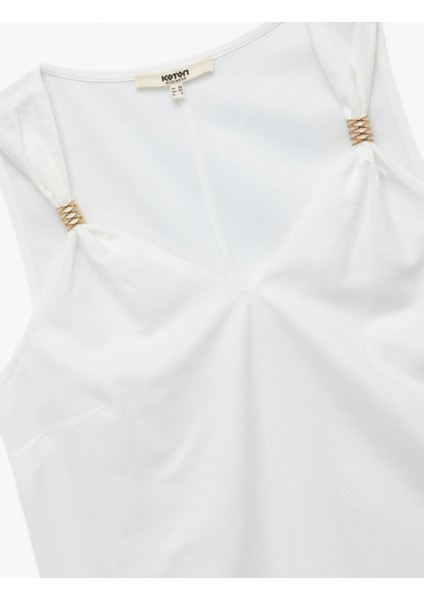 Metal Aksesuar Detaylı V Yaka Kolsuz Bluz modelleri