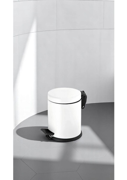Beyaz Pedallı Çöp Kovası 5 Lt, Şık ve Kullanışlı Tasarım