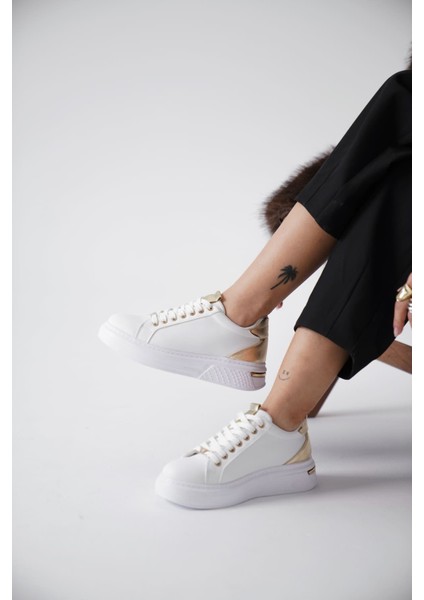 Vega Premium Altın Detaylı Beyaz Kadın Spor Ayakkabı