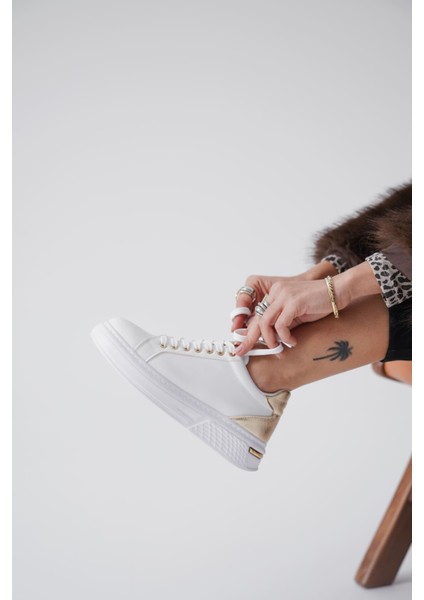 Vega Premium Altın Detaylı Beyaz Kadın Spor Ayakkabı fiyatları