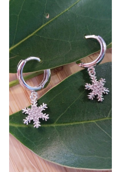 Gümüş Renk Lüks Gösterişli Kar Tanesi Figürlü Küpe