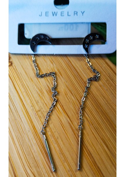 Gümüş Renk Metalik Ay Figürlü Sallantılı Küpe