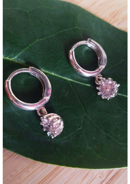 Gümüş Renk Lüks Gösterişli Figürlü Küpe