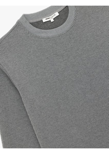 Dokulu Uzun Kollu Basic Bisiklet Yaka Sweatshirt modelleri