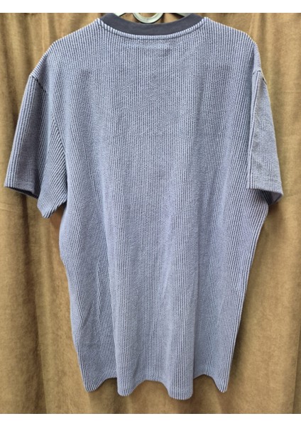 Erkek Dokulu Bisiklet Yaka Tişört – Lacivert Ribanalı Yaka Detayı fiyatları