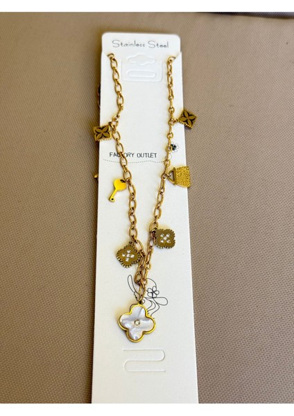Stainless Steel Charm Detaylı Altın Renk Kadın Kolye – Ikonik Figürlü Tasarım
