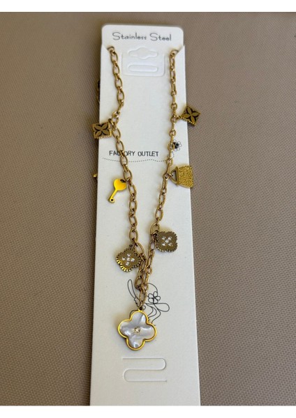 Stainless Steel Charm Detaylı Altın Renk Kadın Kolye – Ikonik Figürlü Tasarım fiyatları