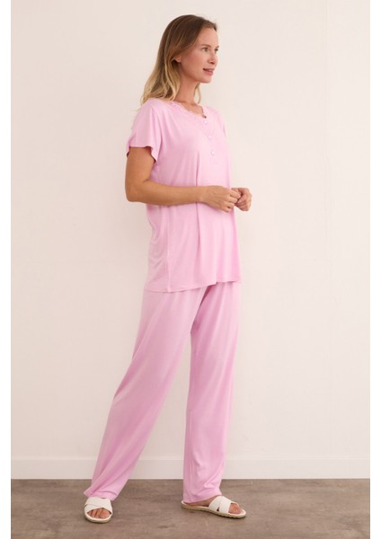 Yakası Dantel Detaylı Pijama Takımı fırsatları