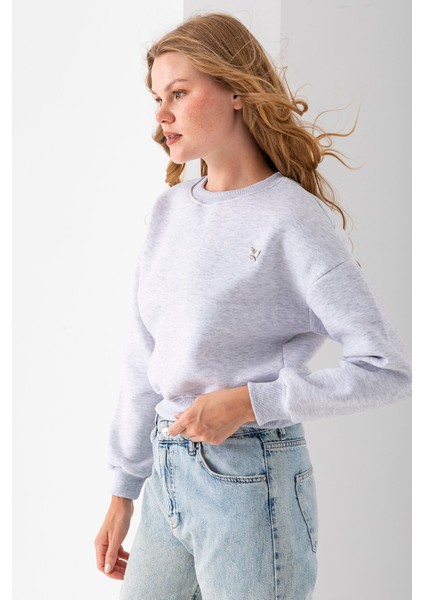 Kadın Bisiklet Yaka Kelebek Aksesuarlı 3ip Crop Sweatshirt Gri - 2670