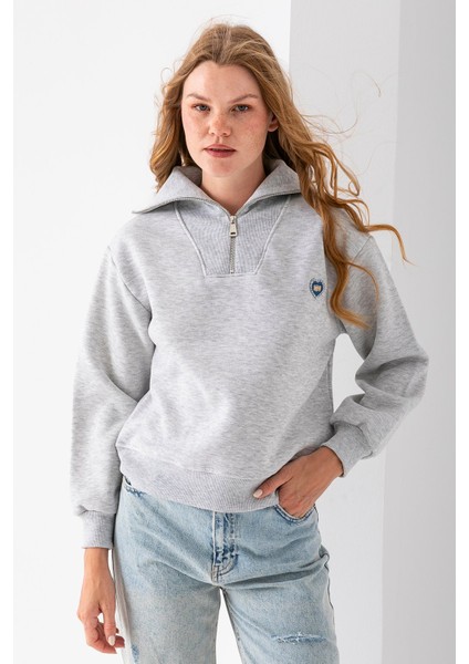 Kadın Yarım Fermuarlı Taşlı Kalp Nakışlı 3ip Sweatshirt Gri - 2665 fırsatları