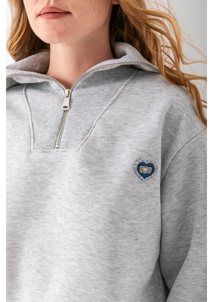 Kadın Yarım Fermuarlı Taşlı Kalp Nakışlı 3ip Sweatshirt Gri - 2665