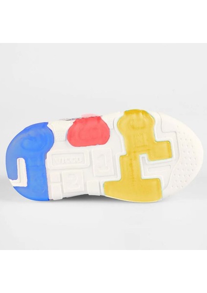 Rocky Okul Öncesi Bot indirimleri