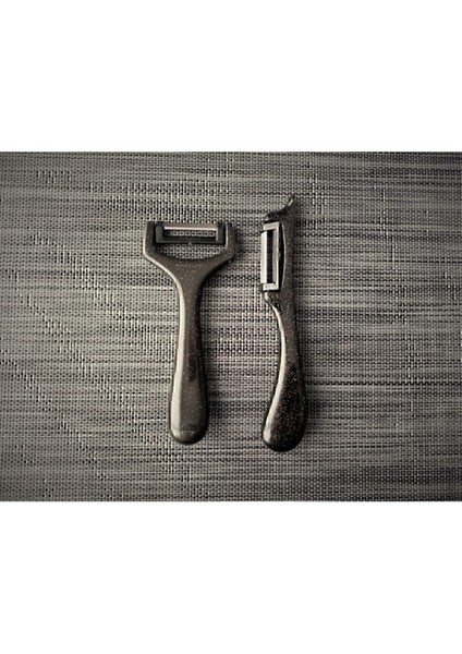 2'li Siyah Soyacak Seti, Şık ve Kullanışlı Mutfak Aksesuarları