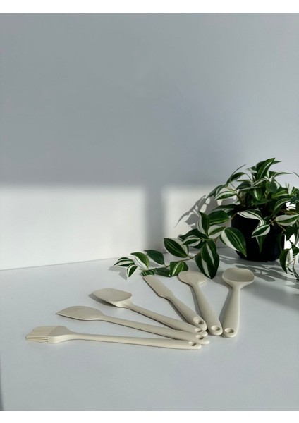 6'lı Krem Silikon Isıya Dayanıklı Kaşıklık Seti, Dayanıklı ve Şık Mutfak Gereci modelleri