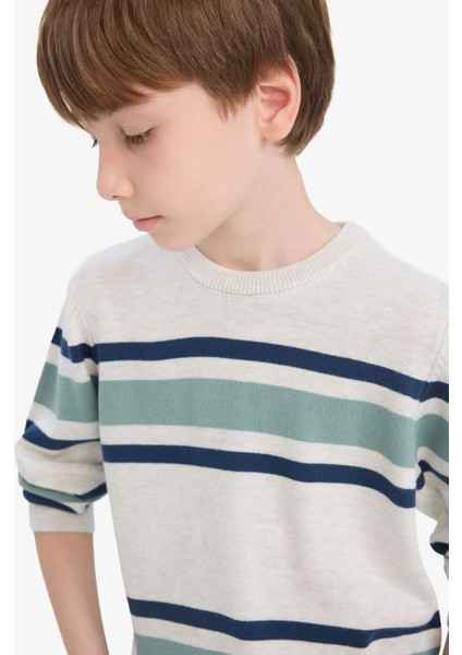 Erkek Çocuk Bisiklet Yaka Çizgili Triko Kazak F3743A825WN indirimleri