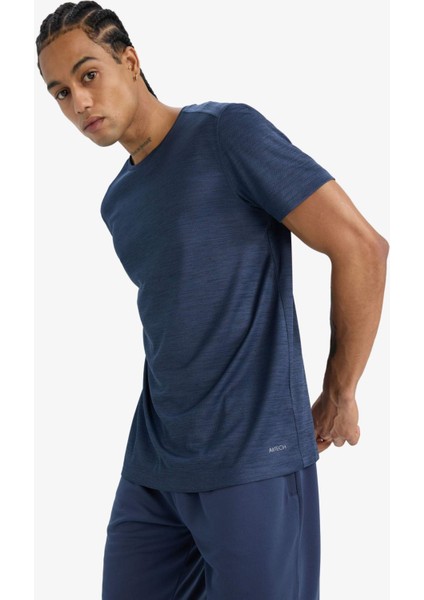 Fit Slim Fit Dar Kesim Hızlı Kuruyan Nefes Alabilen Esnek Kumaş Bisiklet Yaka Sporcu Kısa Kollu Tişört E9319AX25AU fırsatları