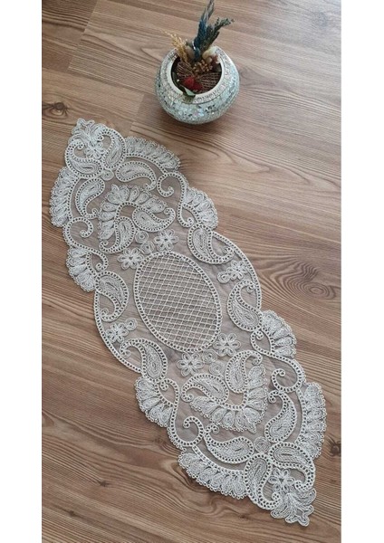 Bej Kordon Nakışlı Oval Runner, Şık ve Zarif Masa Dekorasyonu Parçası fırsatları