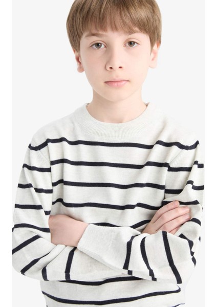 Erkek Çocuk Bisiklet Yaka Çizgili Triko Kazak F0962A825WN indirimleri