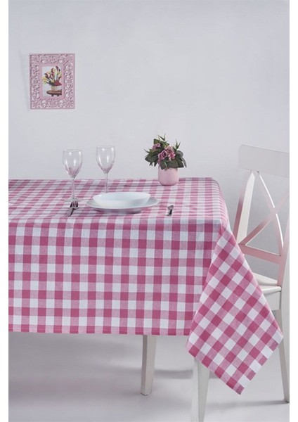 Pembe ve Beyaz Kareli Çok Amaçlı Masa Örtüsü, Şık ve Kullanışlı Tasarım