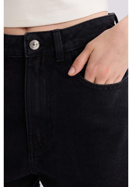 Mom Fit Yüksek Bel Katlamalı Paça Jean Şort E0519AX25SM indirimleri