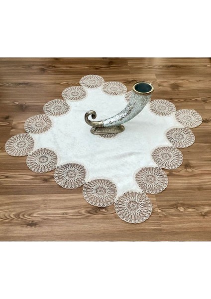 Kadife Fiskos Örtüsü Kordon Nakışlı Krem, Şık ve Zarif Dekorasyon Parçası